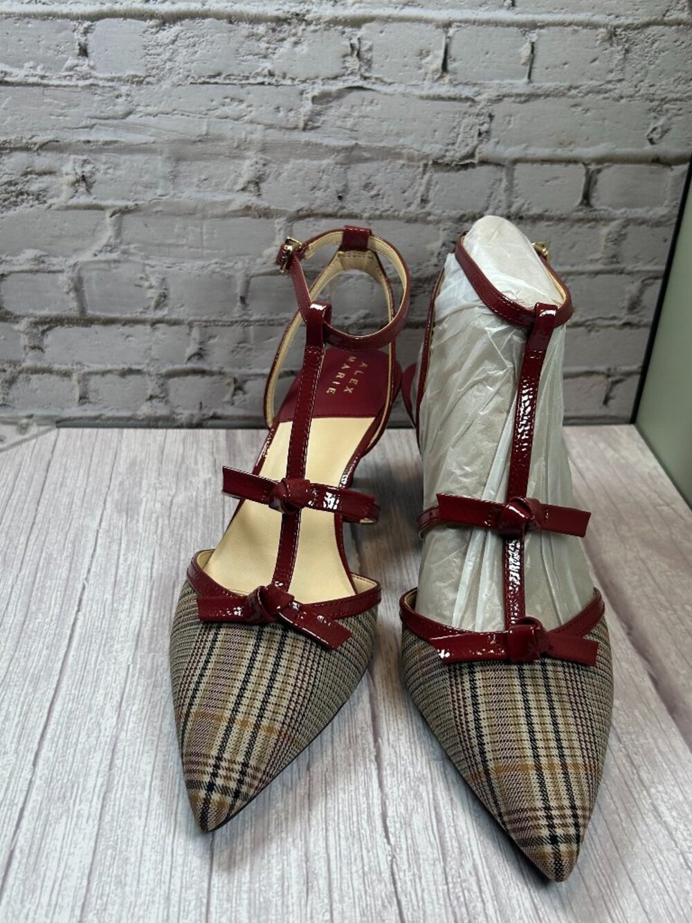 ALEX MARIE AINSLEY T STRAP HEELS 9.5